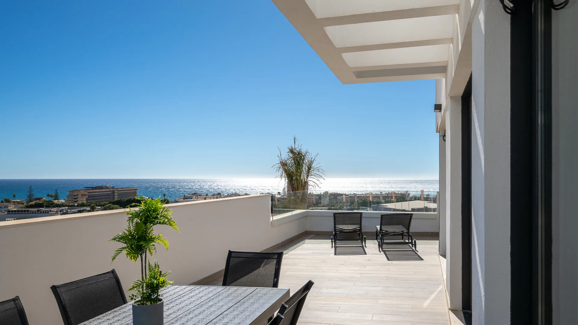 Apartamento de 4 dormitorios a la venta en Cala de Mijas