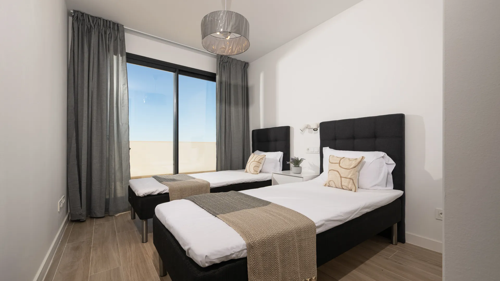 Apartamento de 4 dormitorios a la venta en Cala de Mijas