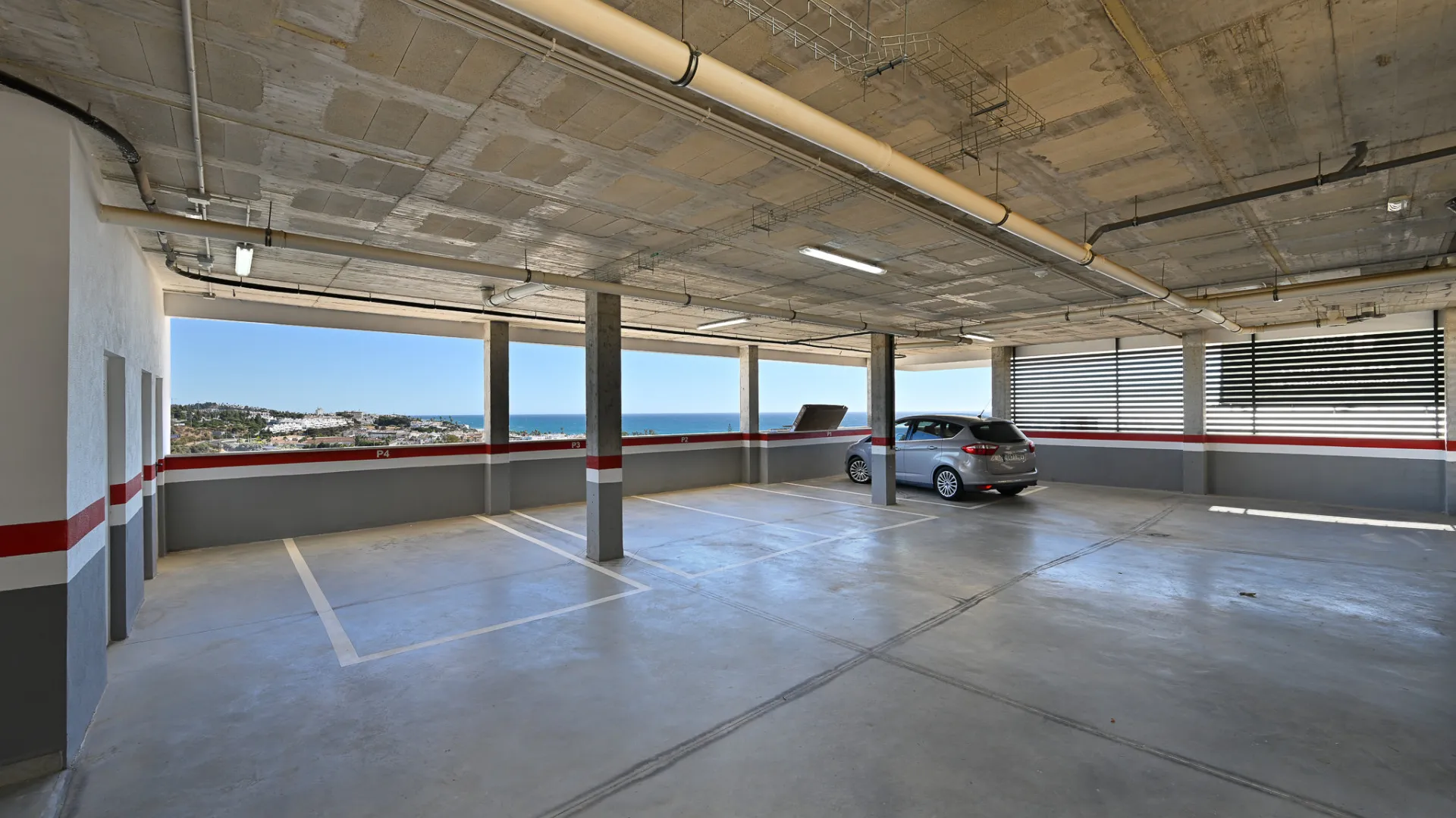 Apartamento de 4 dormitorios a la venta en Cala de Mijas