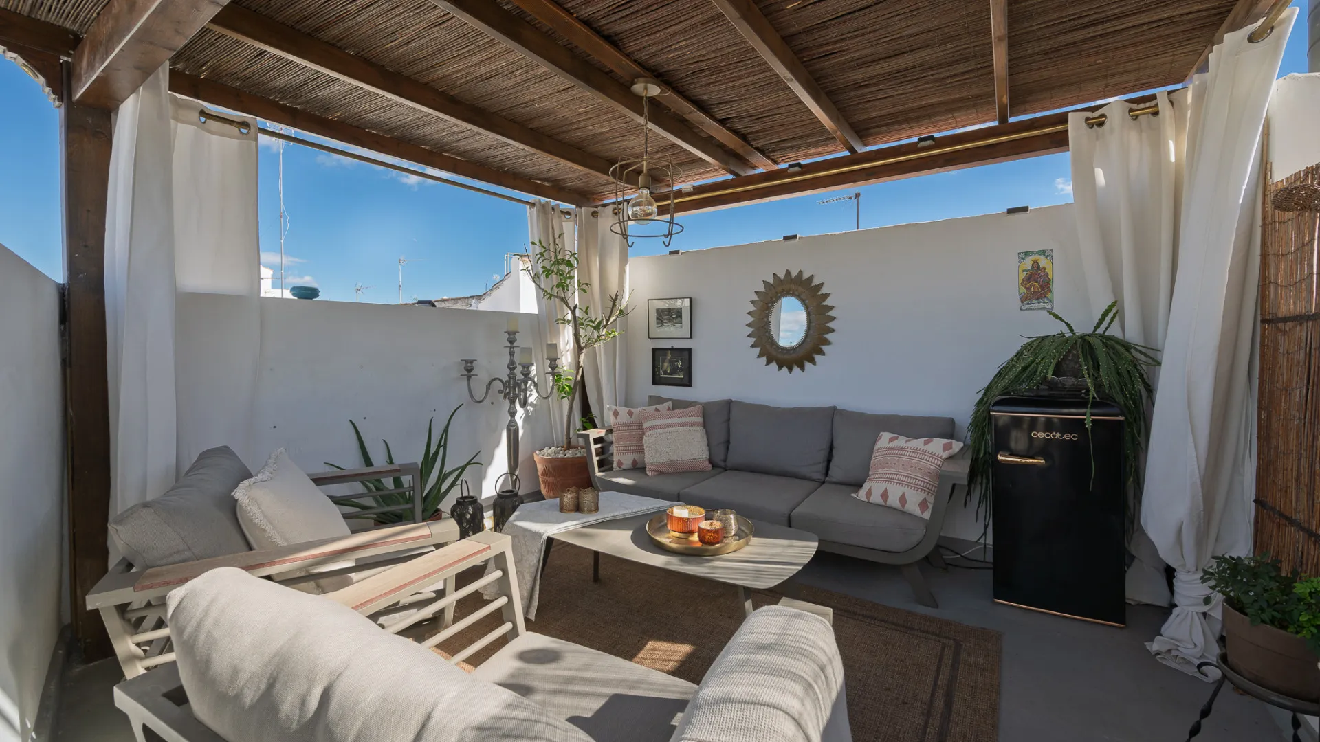 For sale town house with 2 bedrooms in Estepona Town