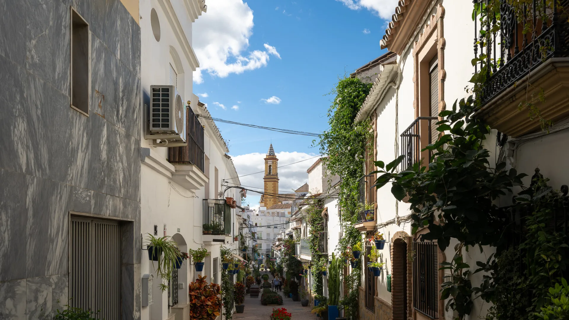 For sale town house with 2 bedrooms in Estepona Town