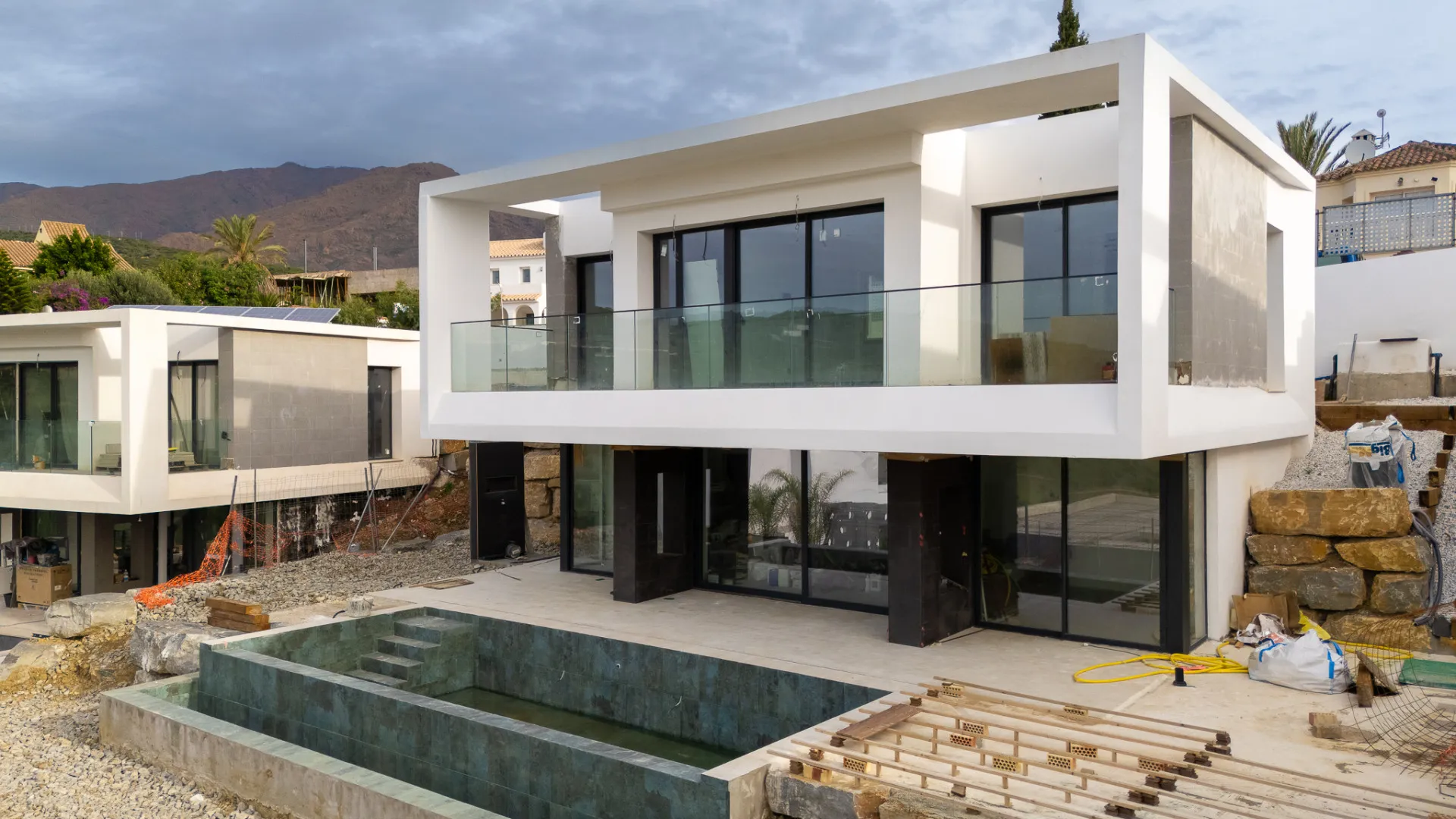 Buy villa in Valle Romano