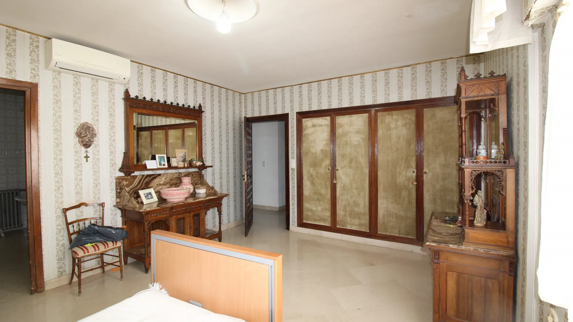 Ático a la venta con 7 dormitorios en Antequera