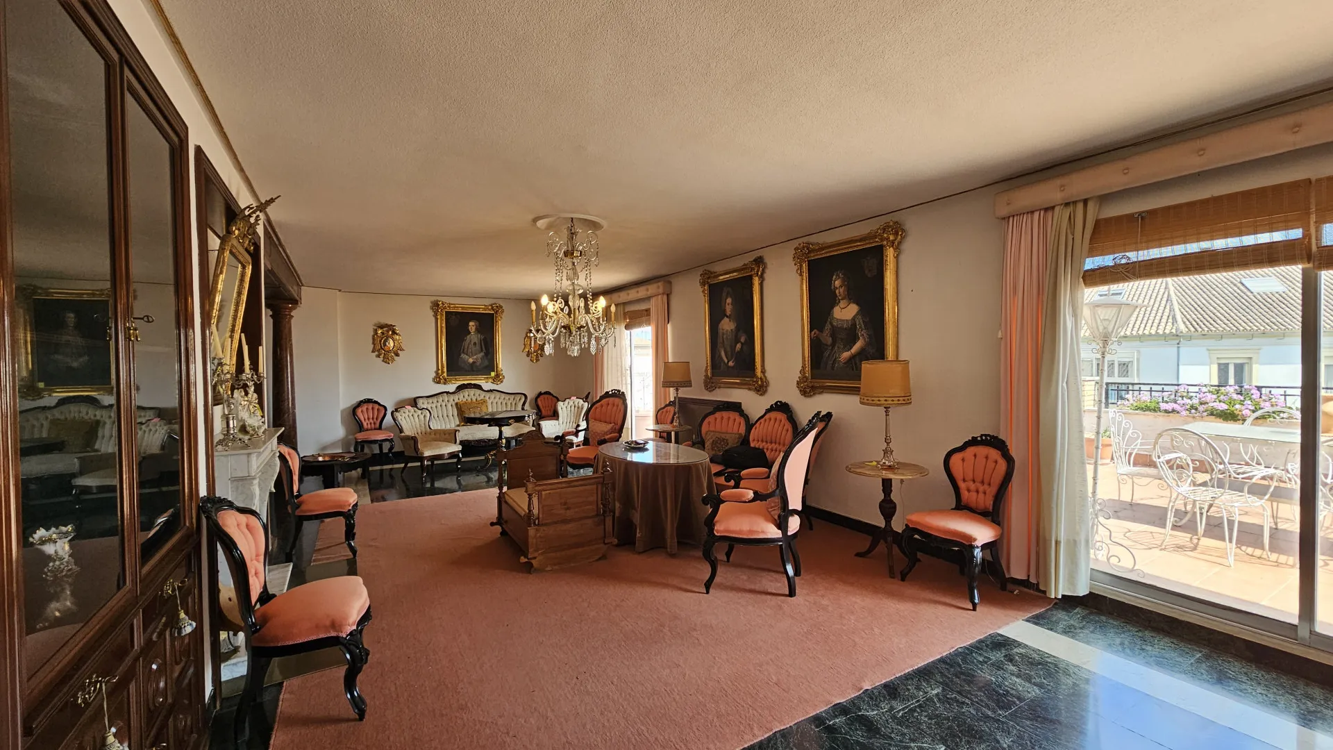 Ático a la venta con 7 dormitorios en Antequera