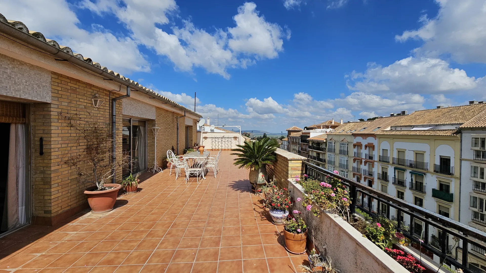 Ático a la venta con 7 dormitorios en Antequera