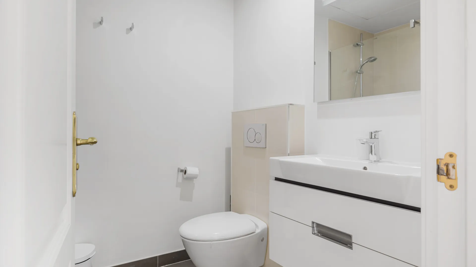 For sale La Heredia town house with 5 bedrooms