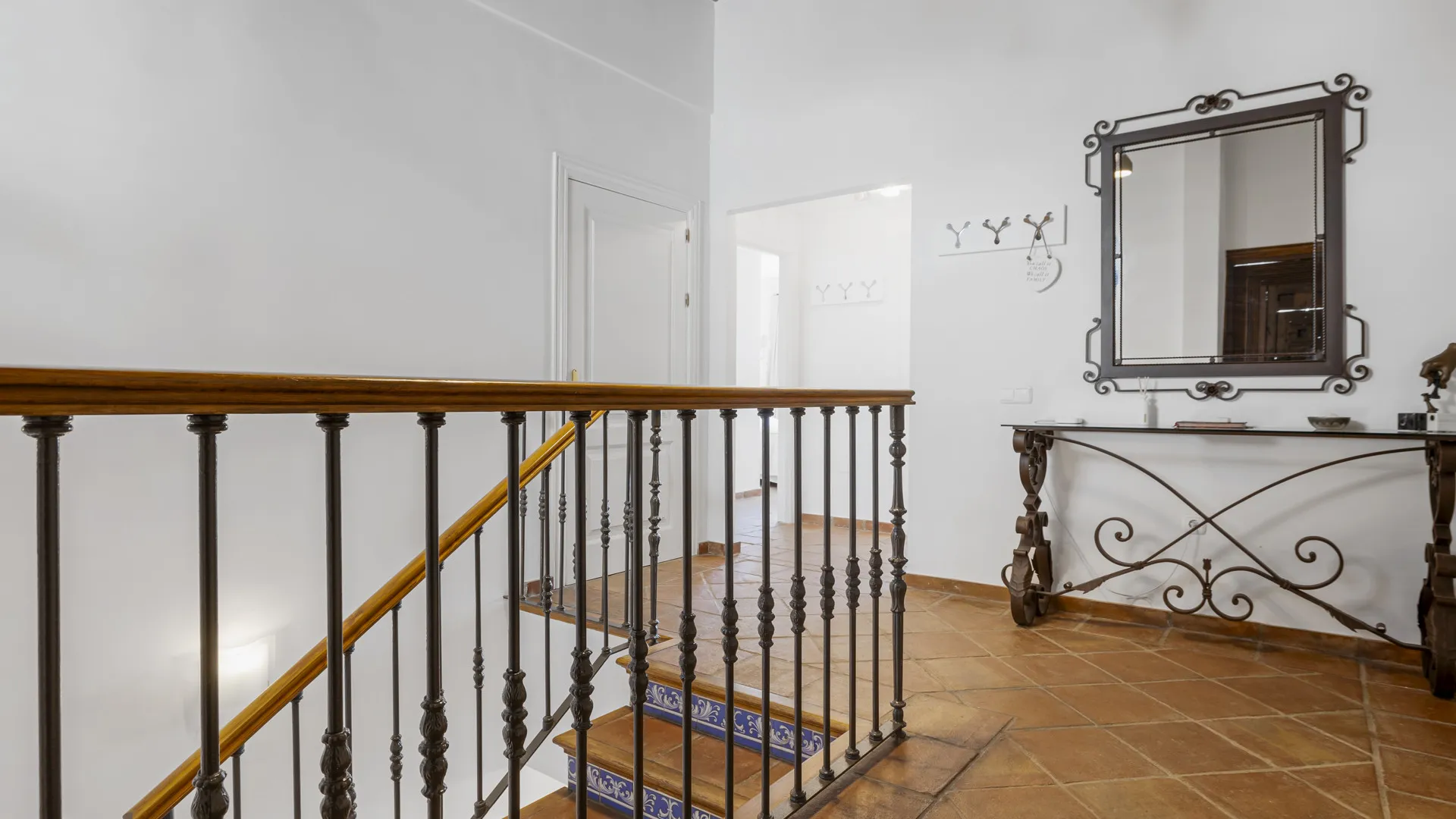 For sale La Heredia town house with 5 bedrooms