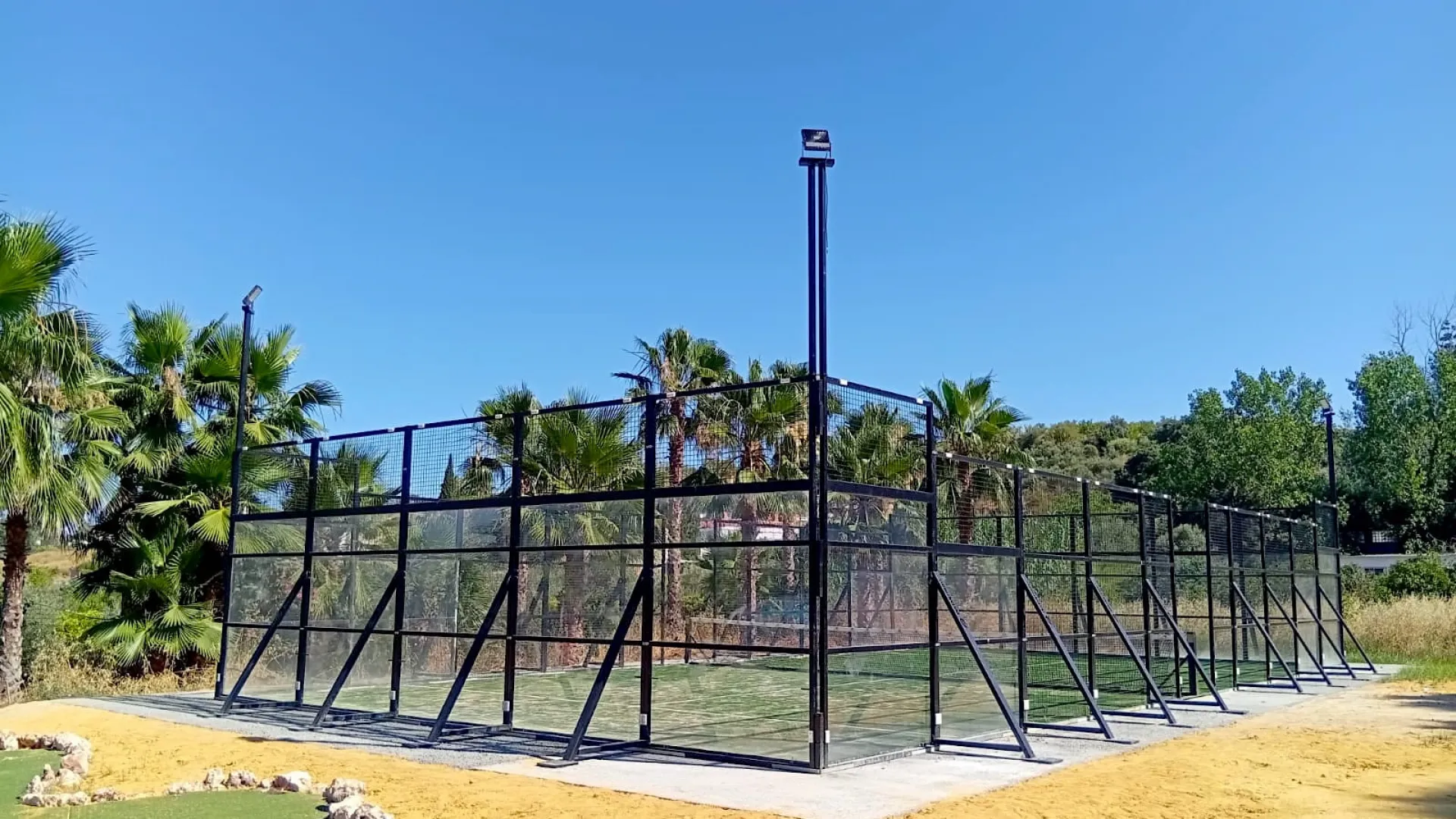 For sale villa with 6 bedrooms in Alhaurin de la Torre