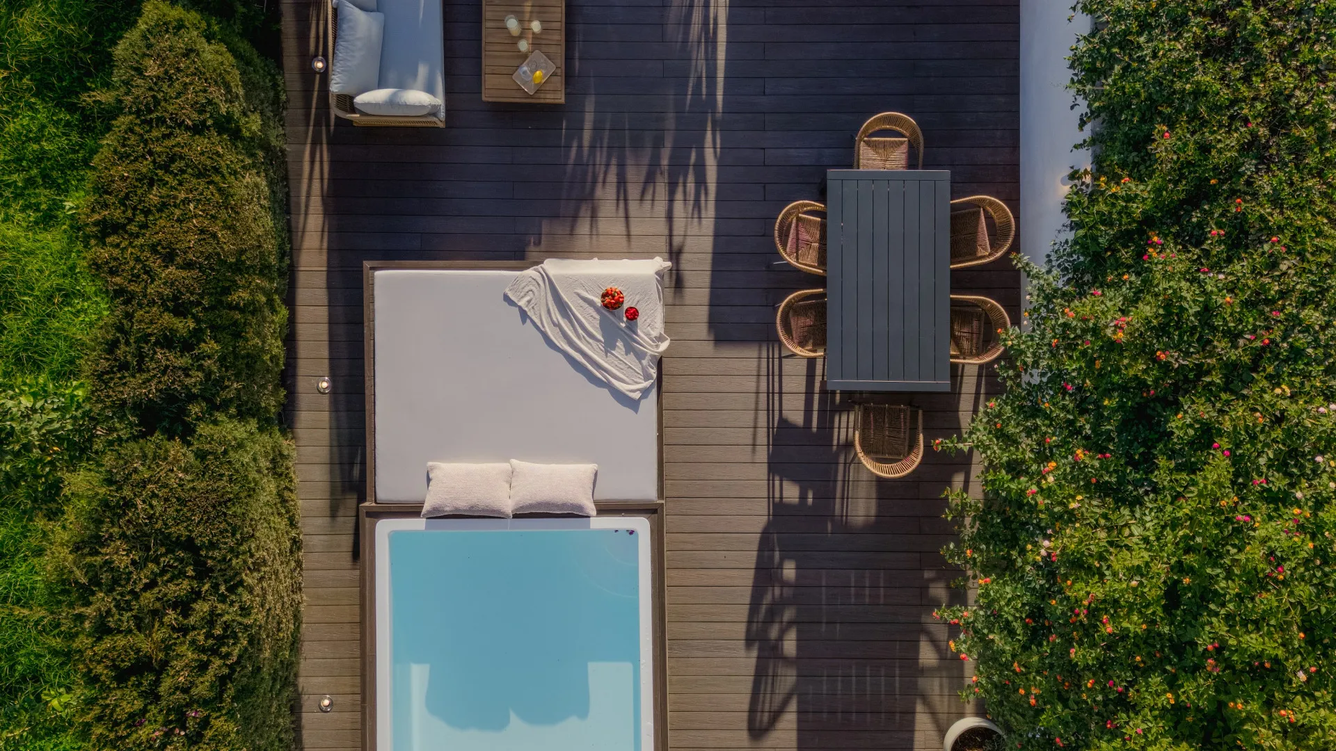 Ground floor apartment for sale in Nueva Andalucia with 3 bedrooms