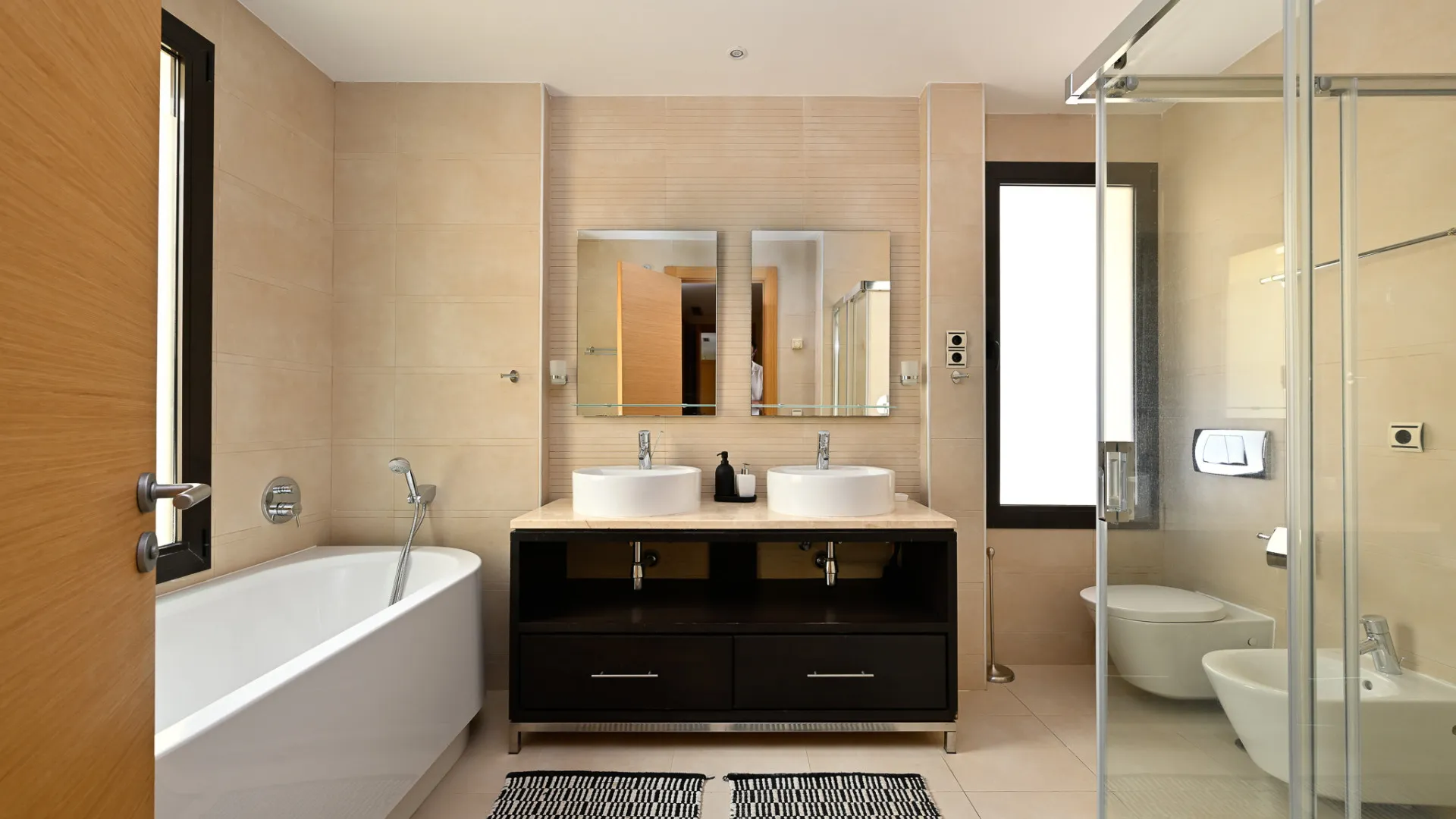 Se vende apartamento de 3 dormitorios en Samara