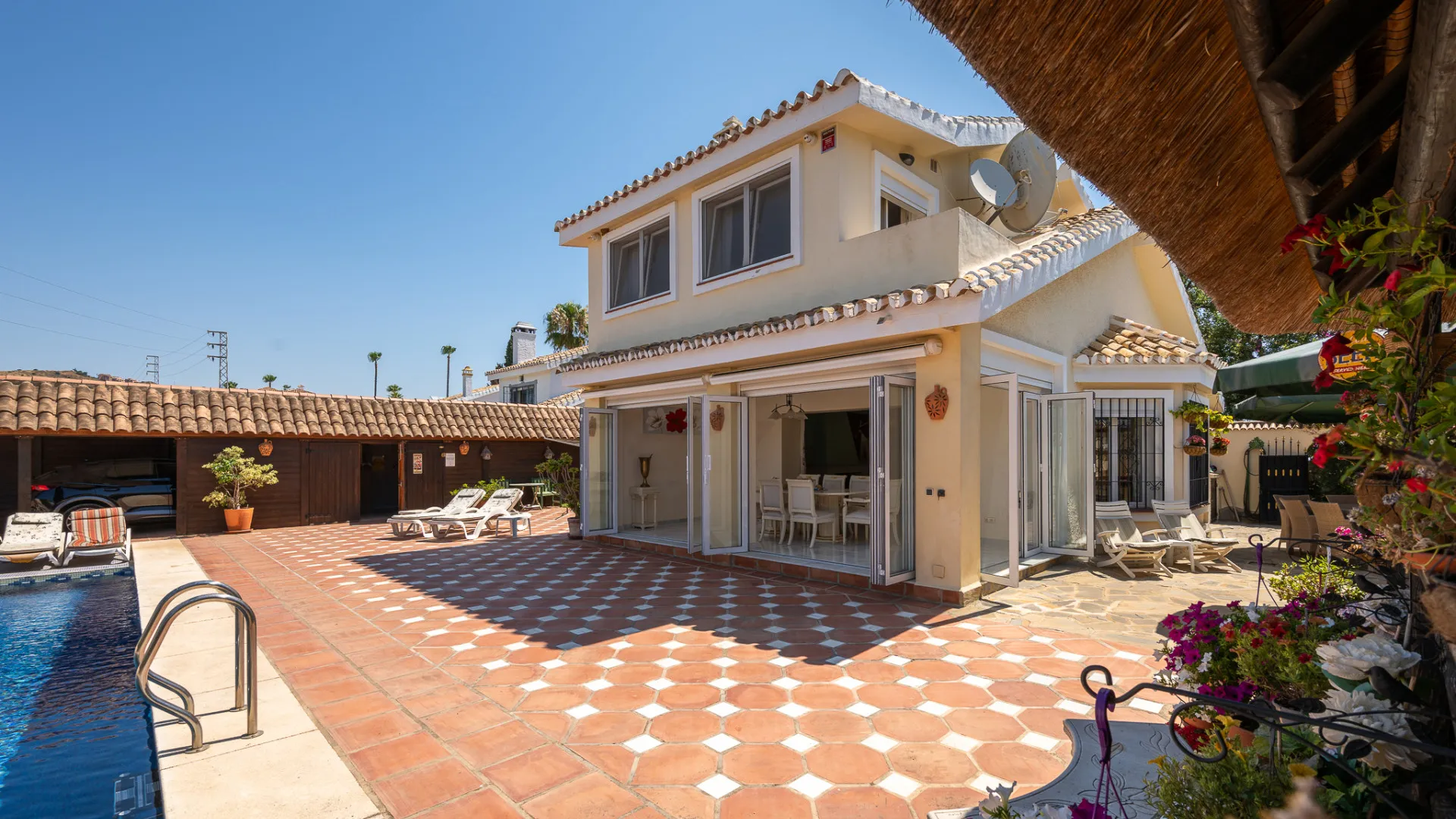 For sale villa in Calahonda with 3 bedrooms