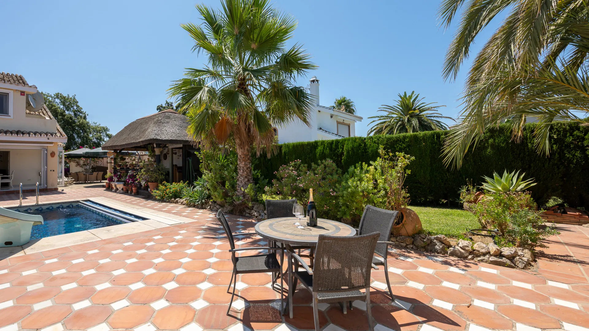 For sale villa in Calahonda with 3 bedrooms