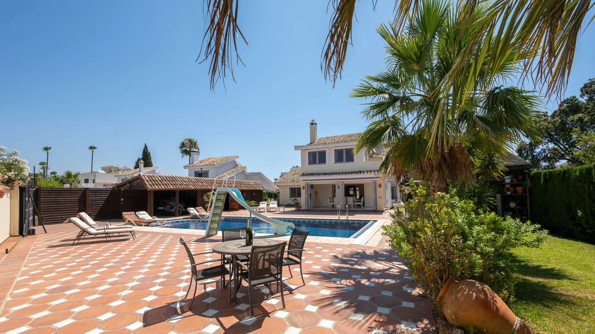 For sale villa in Calahonda with 3 bedrooms
