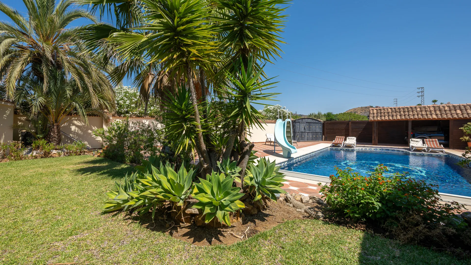 For sale villa in Calahonda with 3 bedrooms