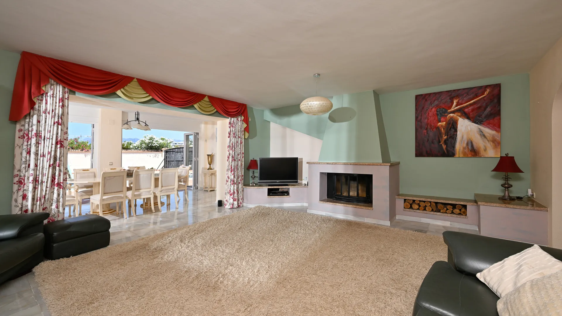 For sale villa in Calahonda with 3 bedrooms