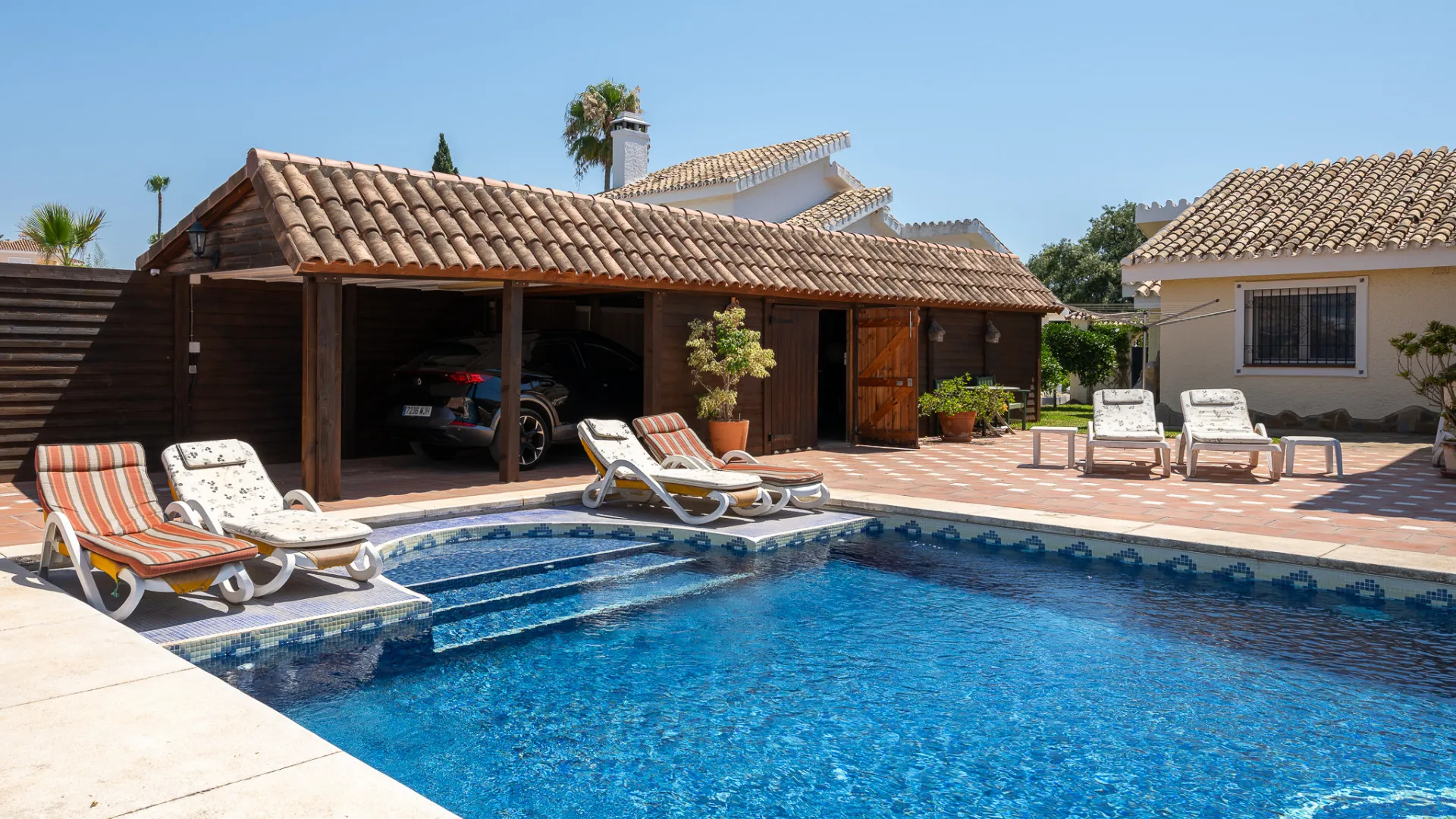 For sale villa in Calahonda with 3 bedrooms
