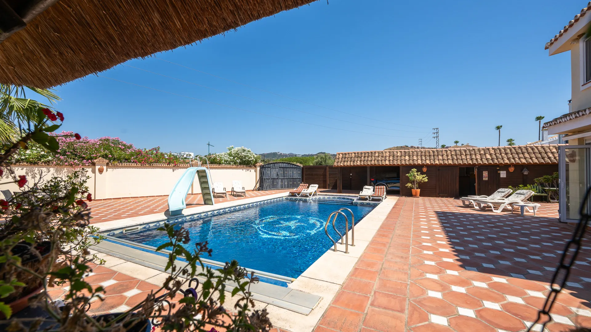 For sale villa in Calahonda with 3 bedrooms