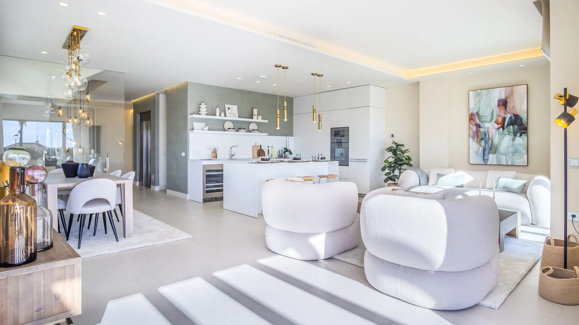 Villa for sale in Estepona East with 4 bedrooms