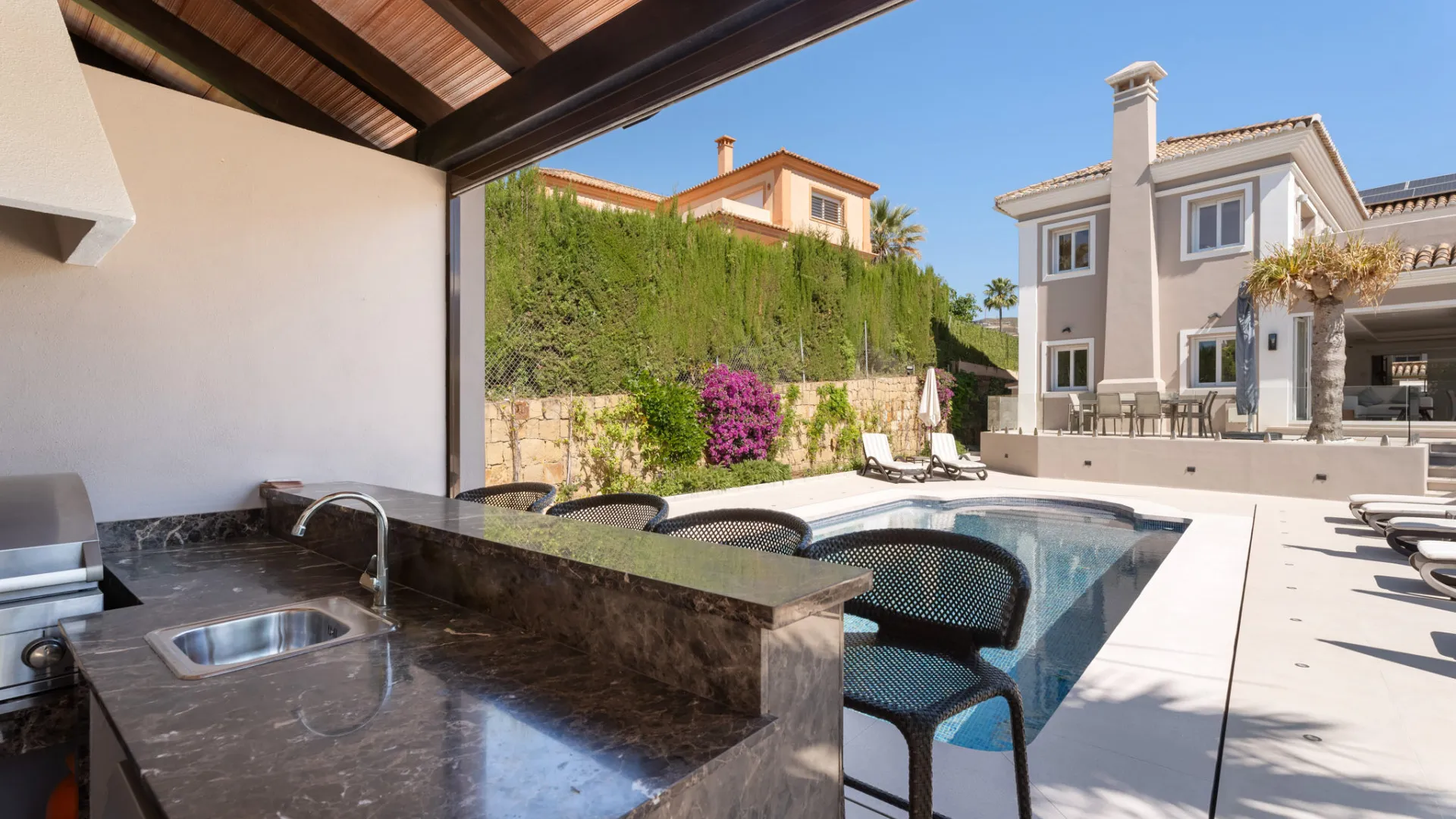 Comprar villa en Nueva Andalucia con 6 dormitorios