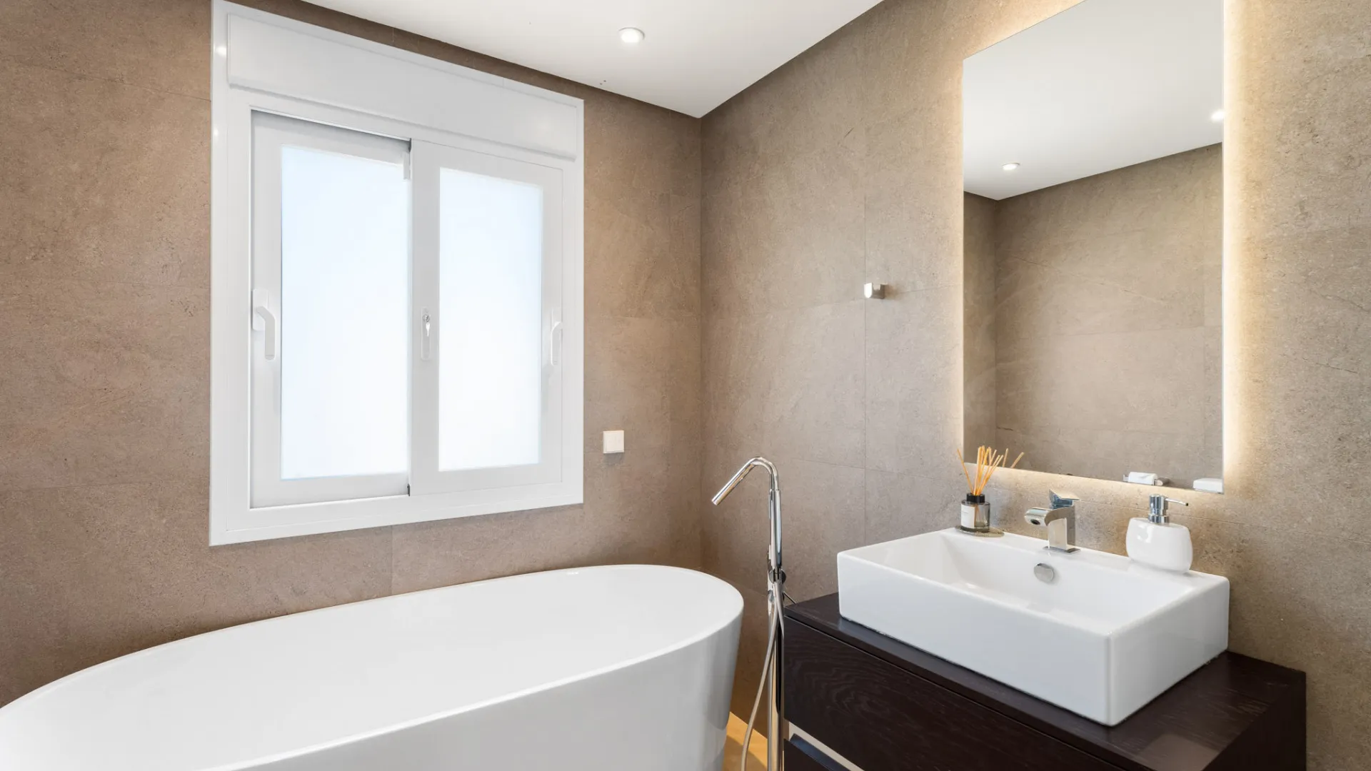 Comprar villa en Nueva Andalucia con 6 dormitorios