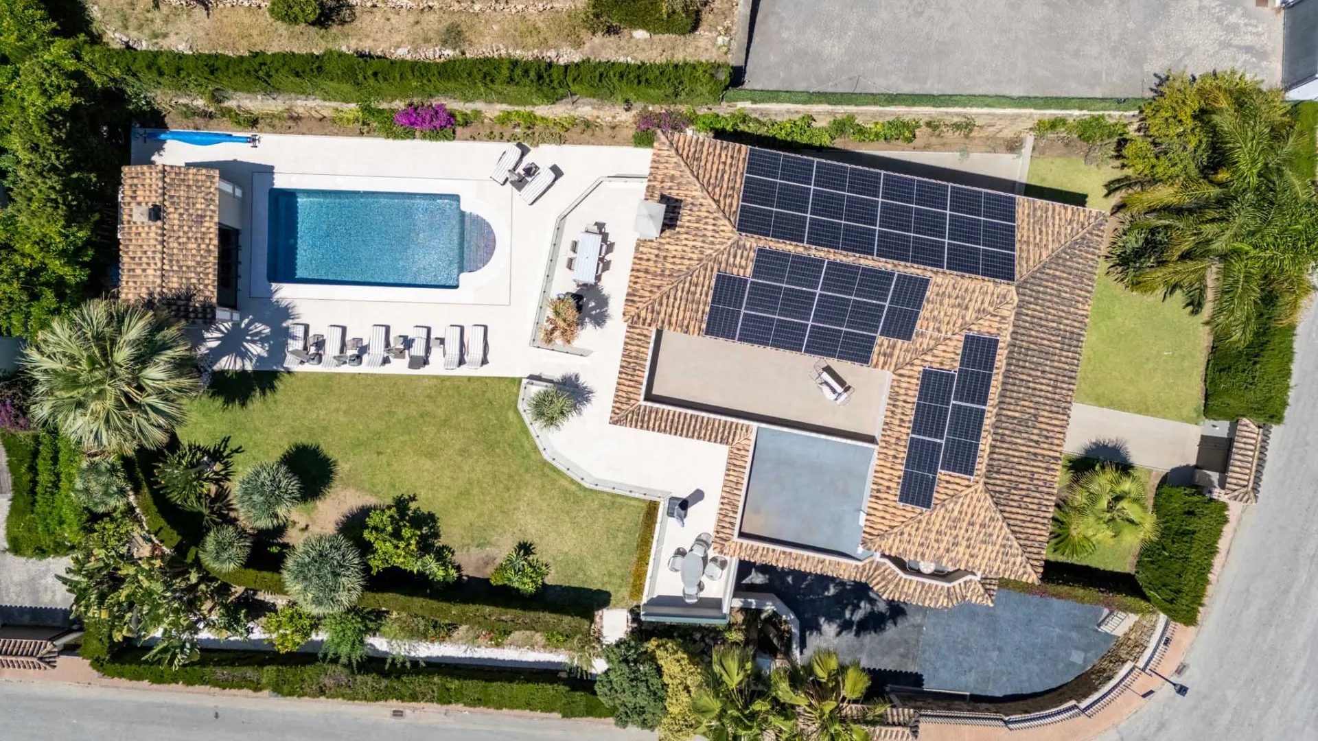 Comprar villa en Nueva Andalucia con 6 dormitorios