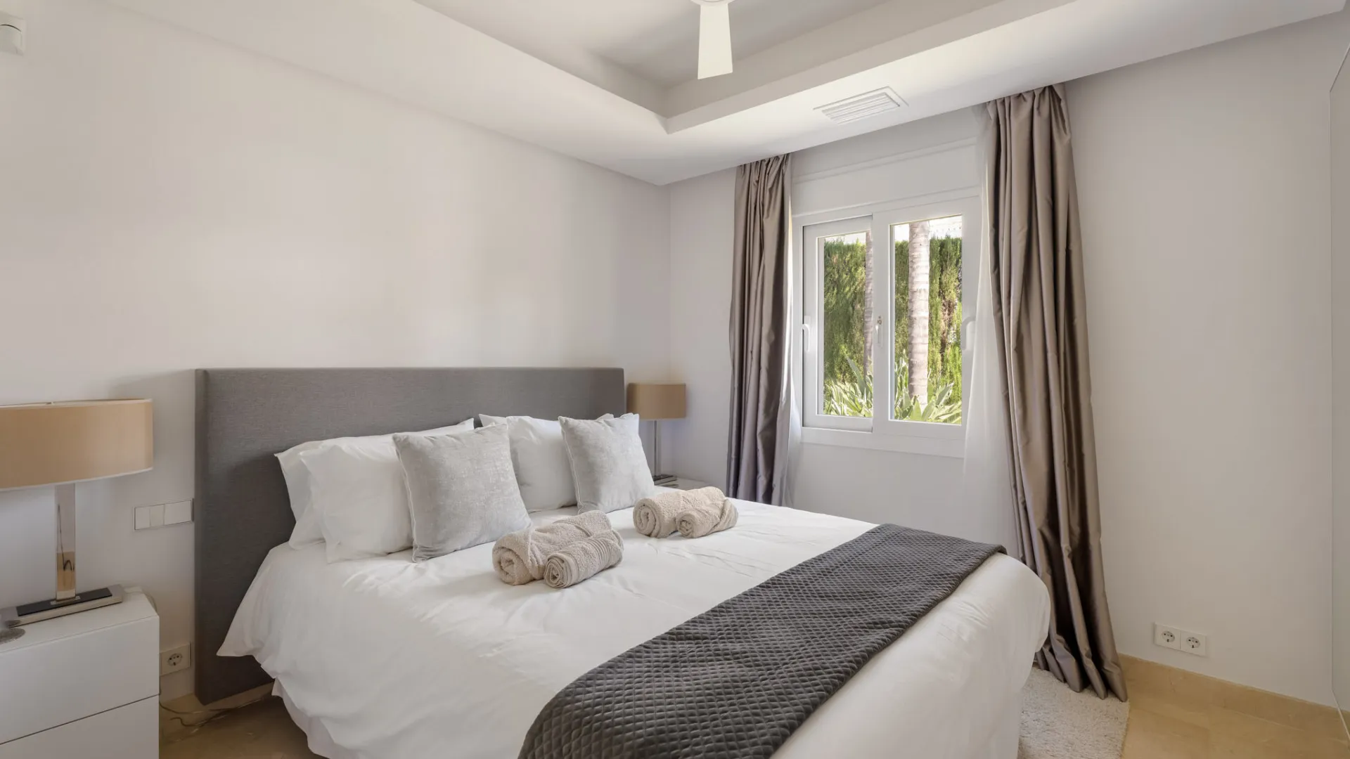 Comprar villa en Nueva Andalucia con 6 dormitorios