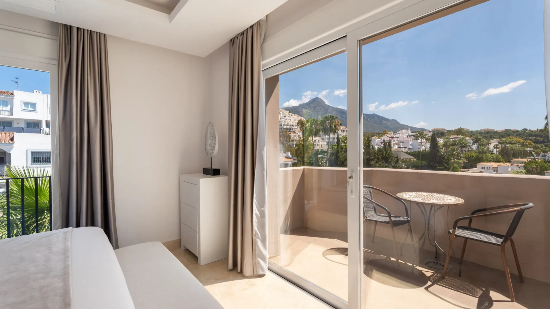 Comprar villa en Nueva Andalucia con 6 dormitorios