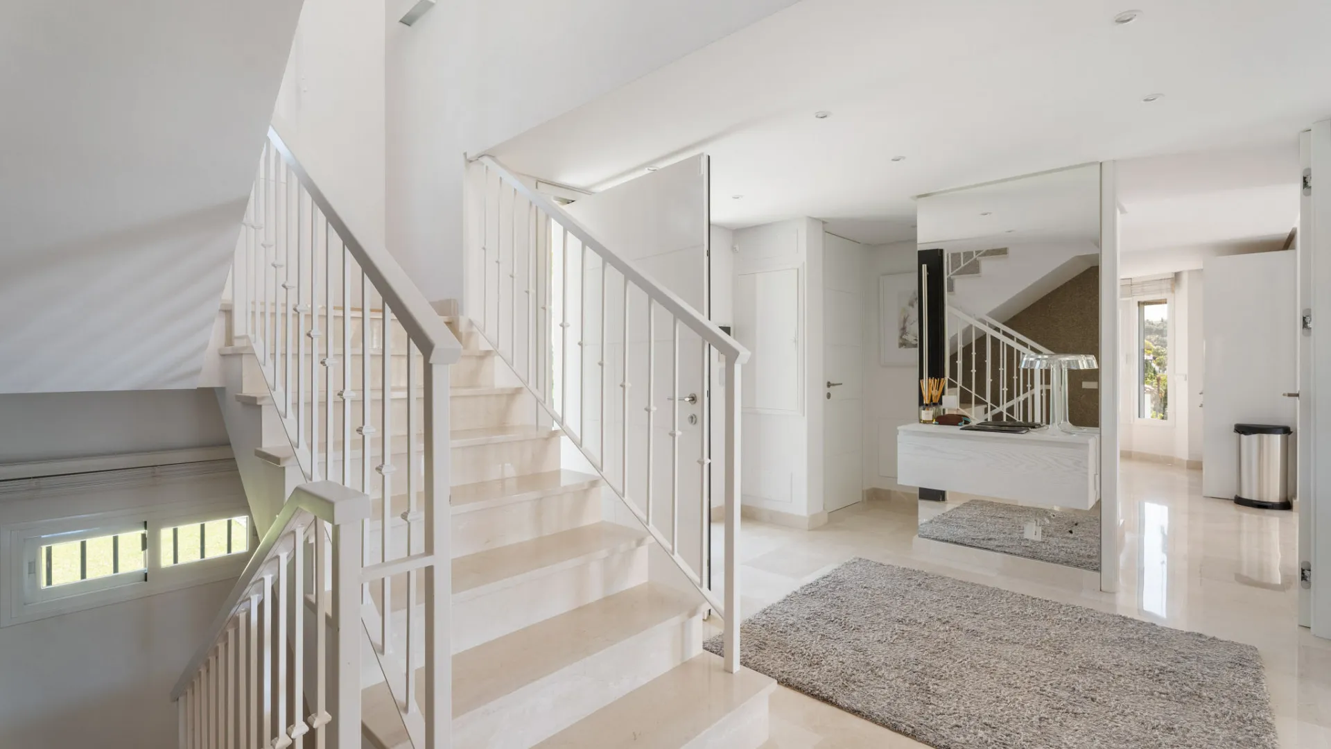 Comprar villa en Nueva Andalucia con 6 dormitorios
