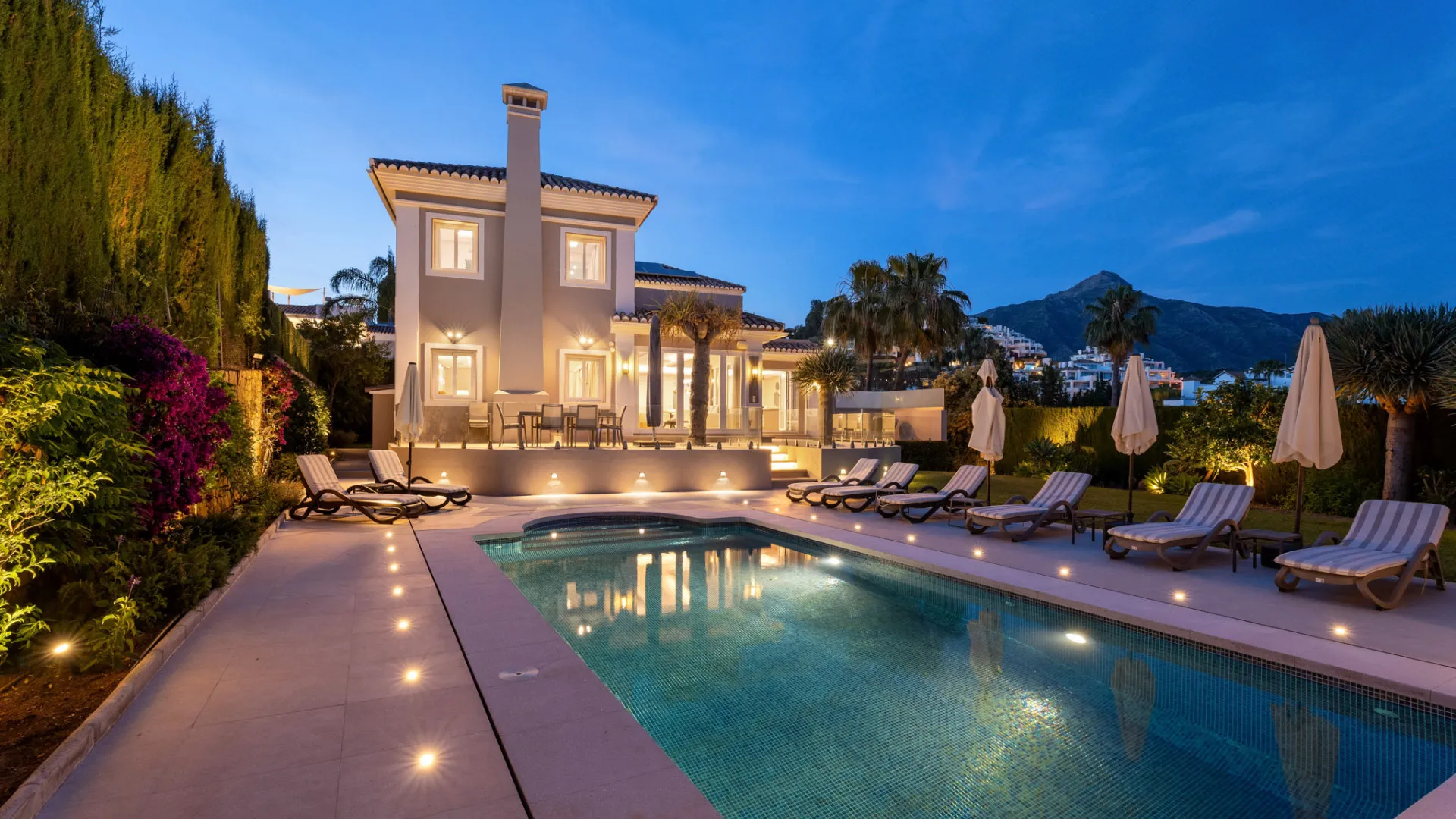 Comprar villa en Nueva Andalucia con 6 dormitorios