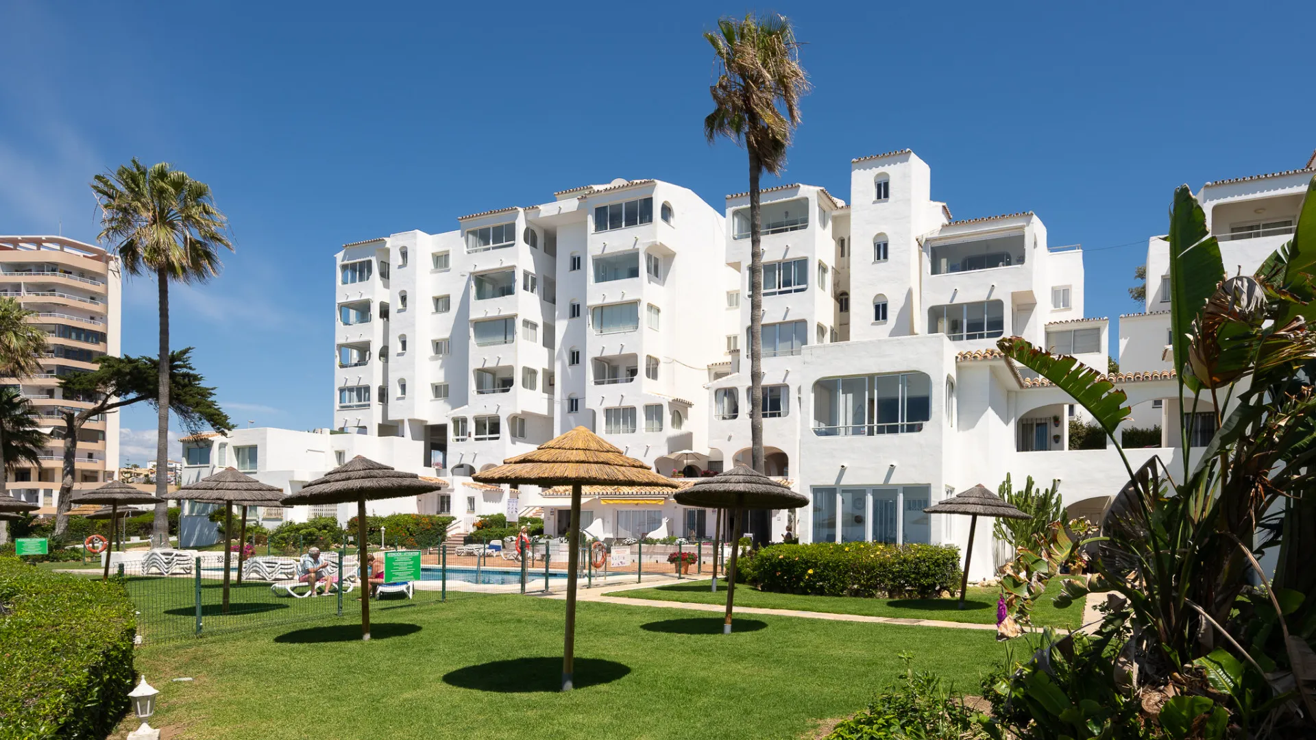 Apartment for sale in Riviera del Sol with 3 bedrooms