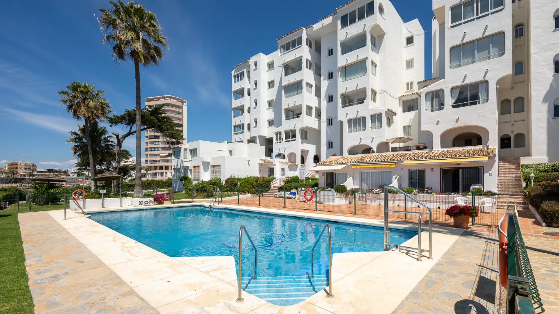 Apartment for sale in Riviera del Sol with 3 bedrooms