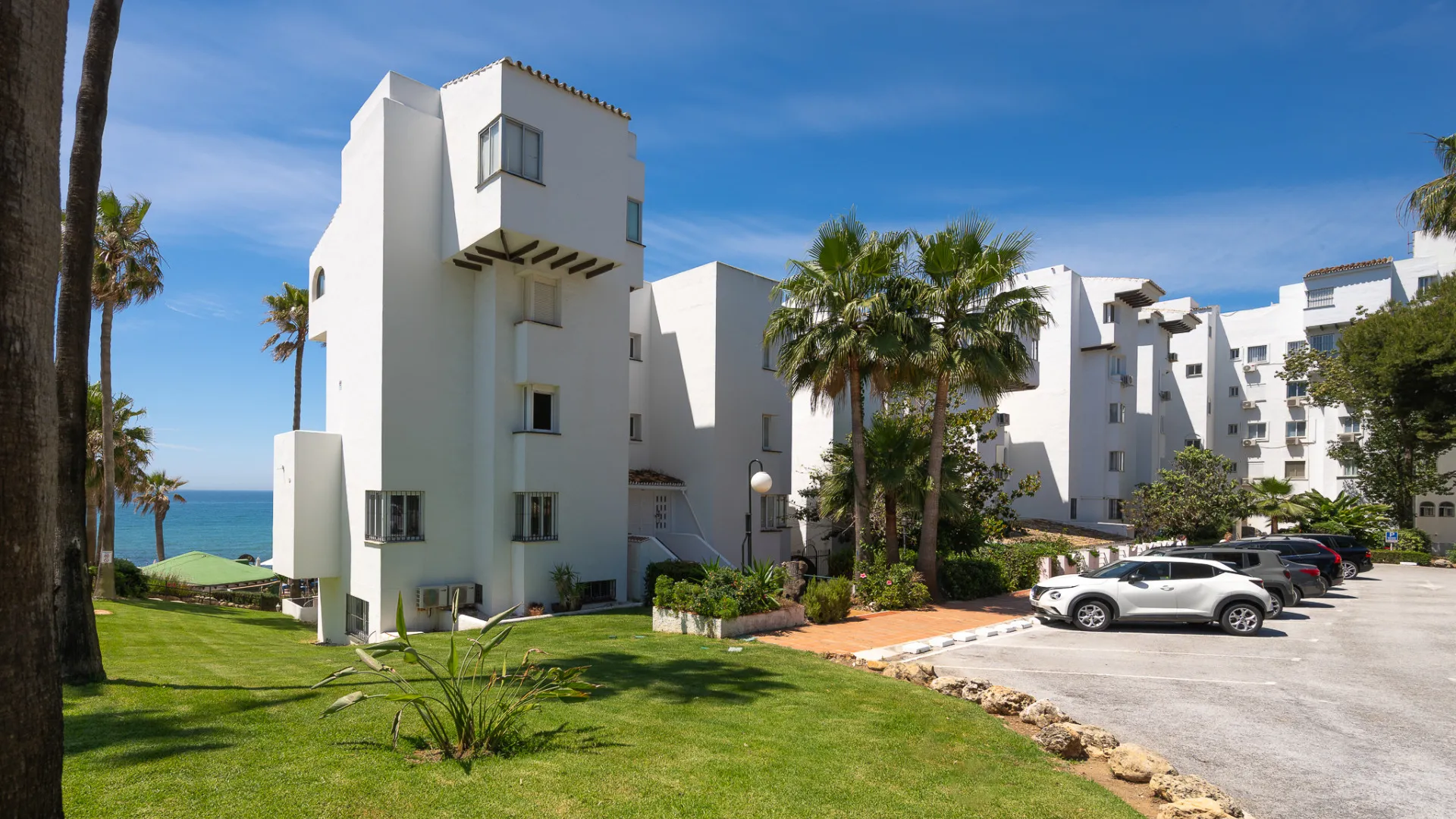 Apartment for sale in Riviera del Sol with 3 bedrooms
