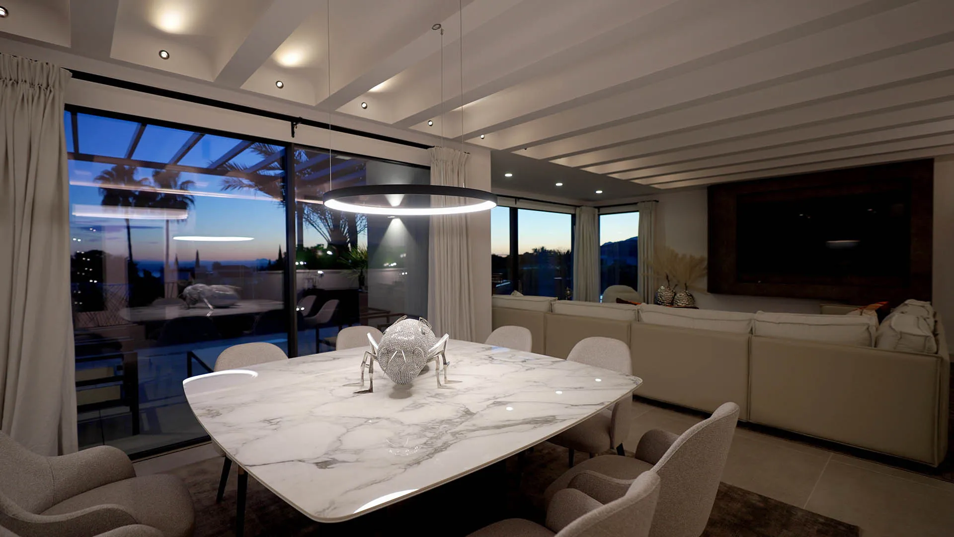 Buy 5 bedrooms villa in Nagüeles