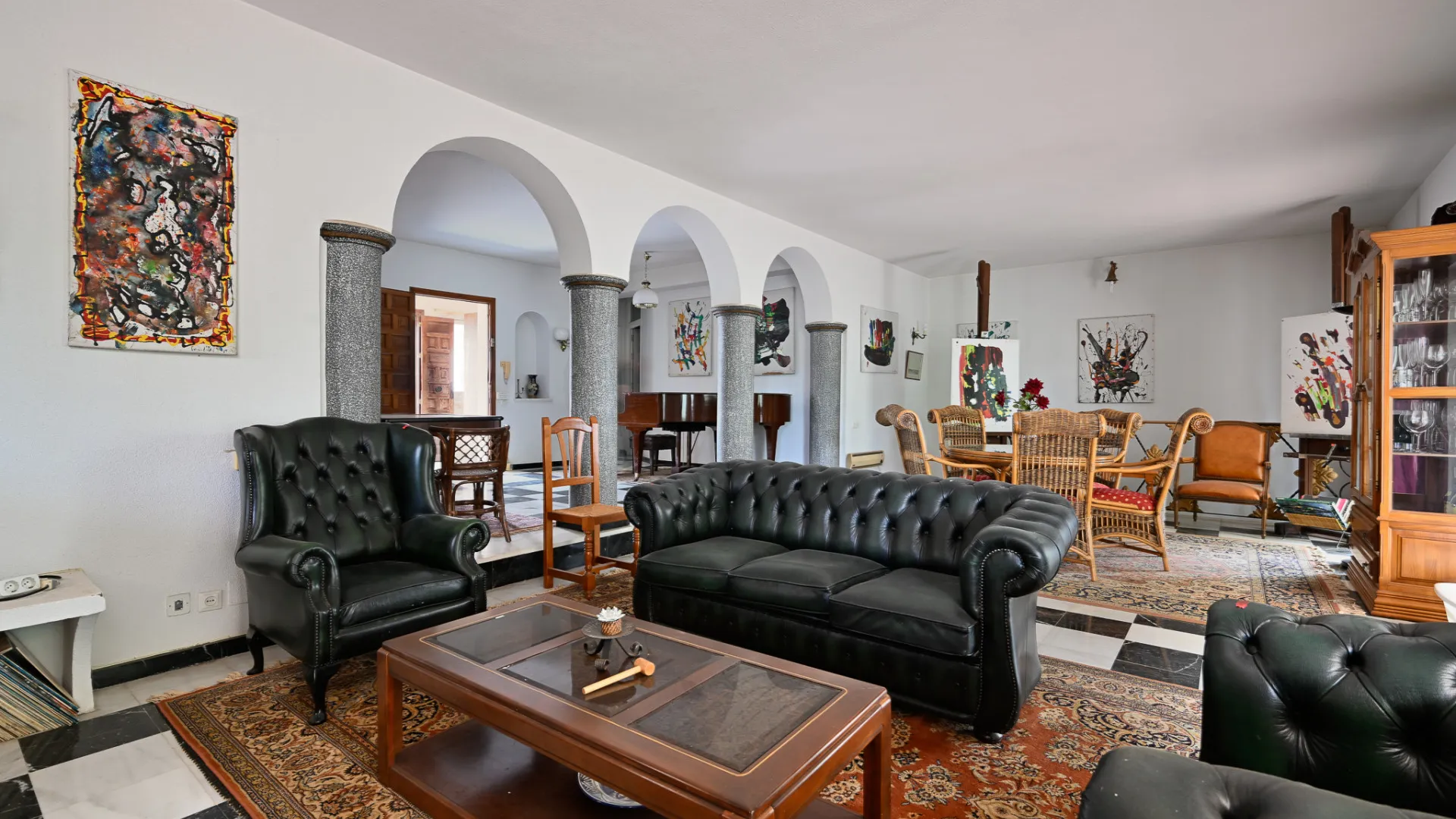 For sale villa in Don Miguel with 9 bedrooms