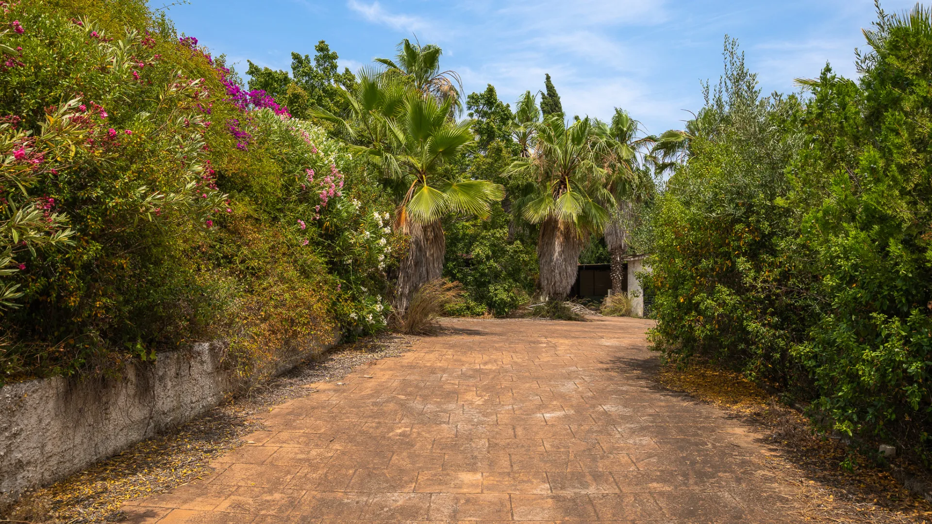 For sale villa in Don Miguel with 9 bedrooms