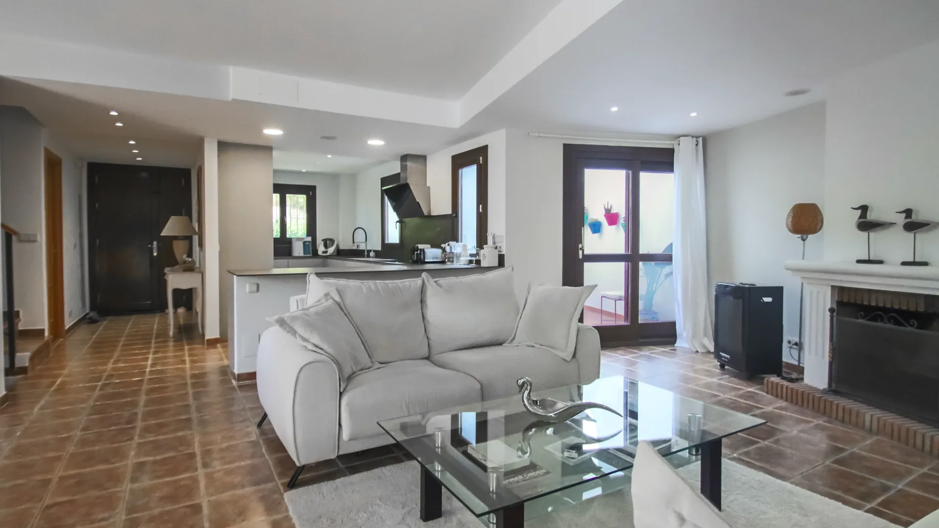 4 bedrooms semi detached house for sale in El Paraiso