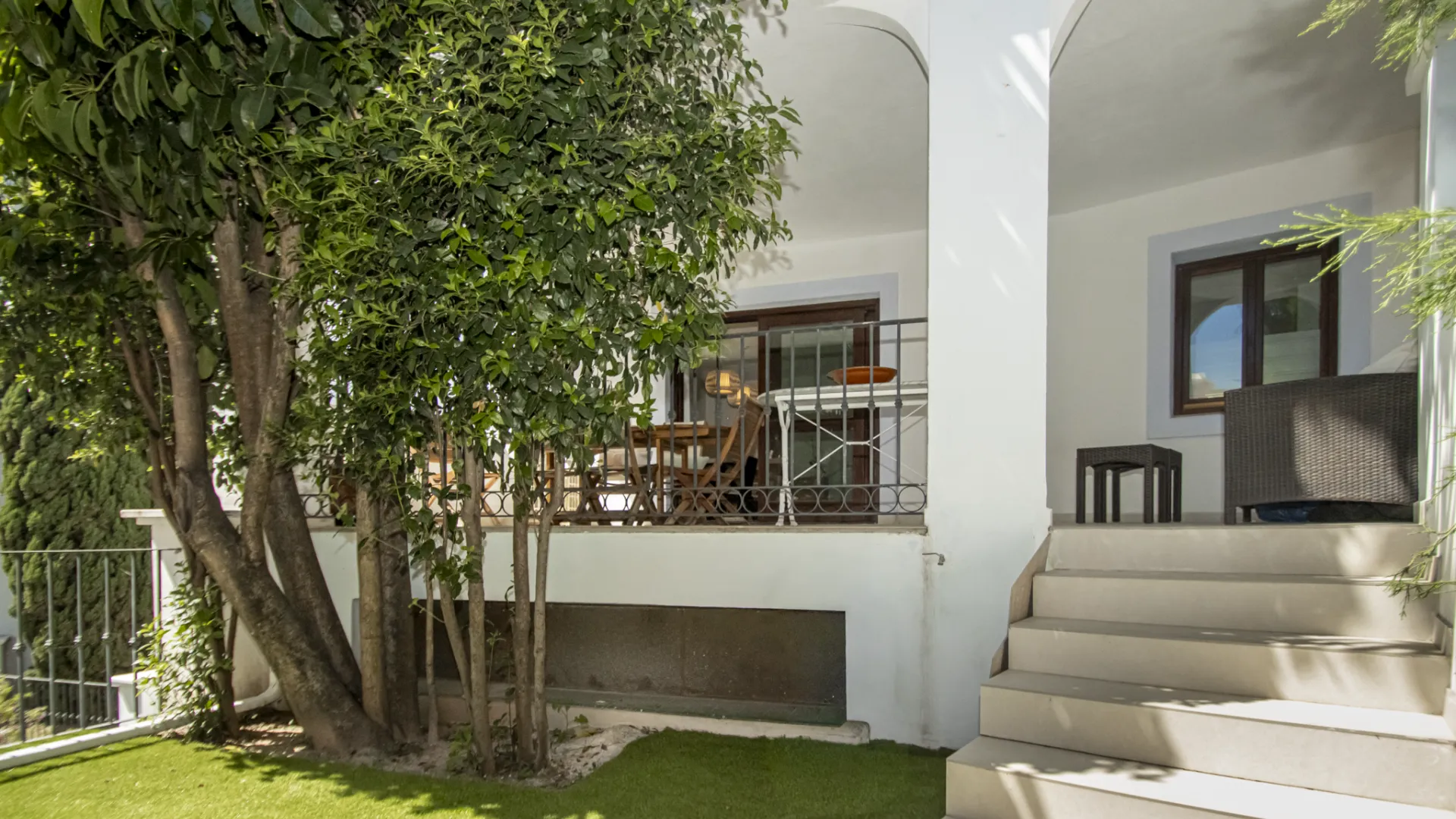 4 bedrooms semi detached house for sale in El Paraiso