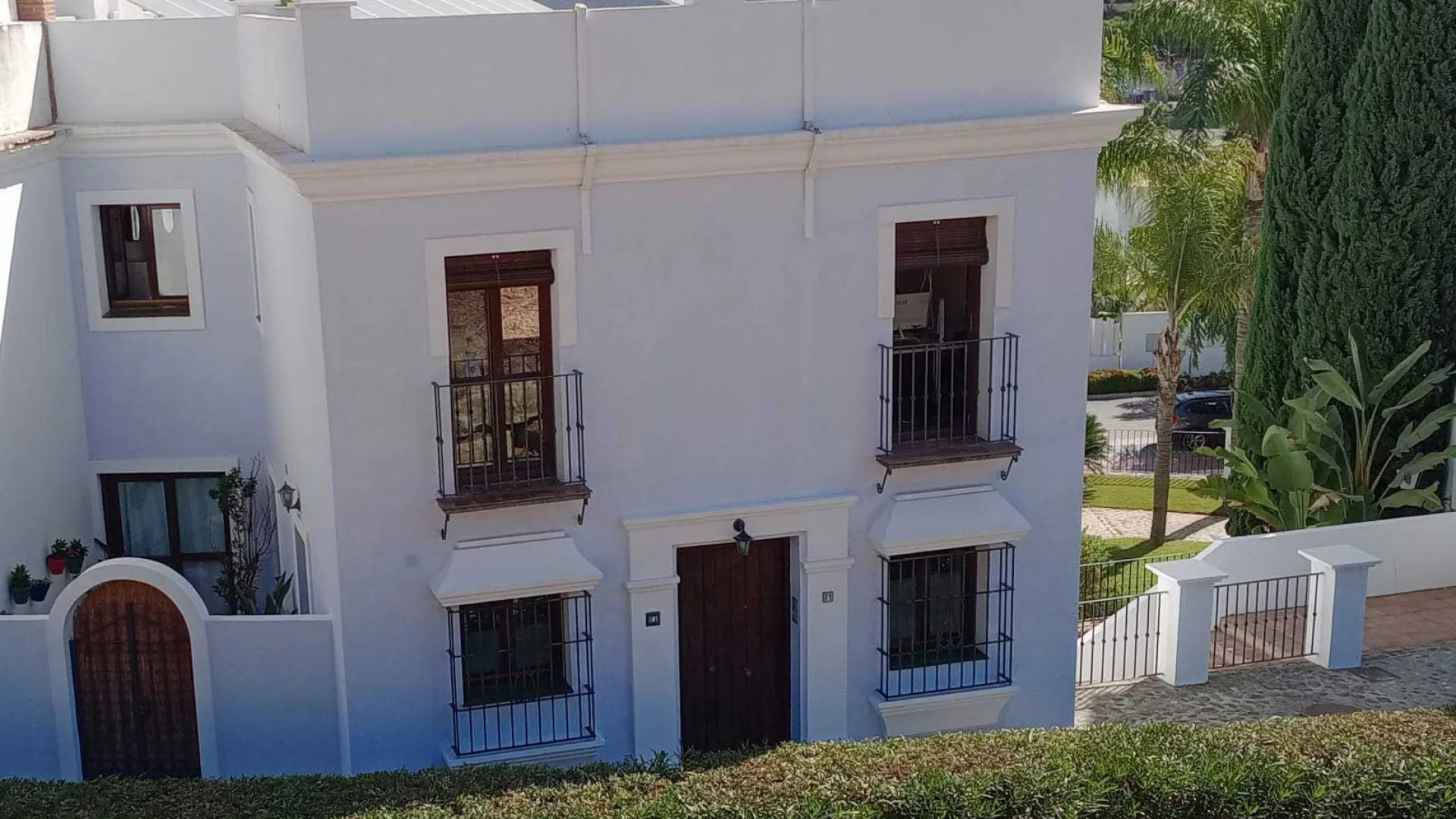 4 bedrooms semi detached house for sale in El Paraiso