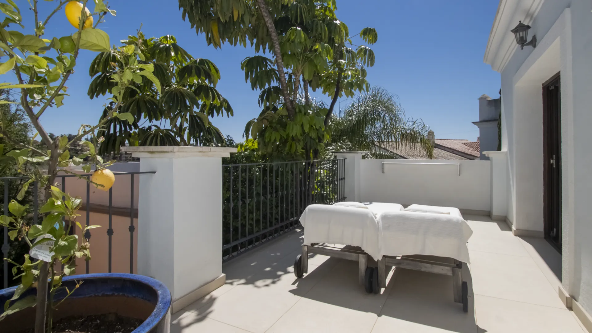 4 bedrooms semi detached house for sale in El Paraiso