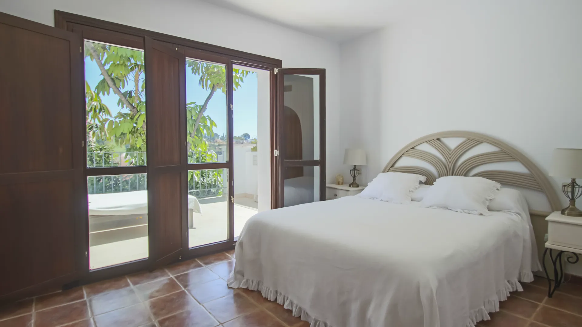 4 bedrooms semi detached house for sale in El Paraiso