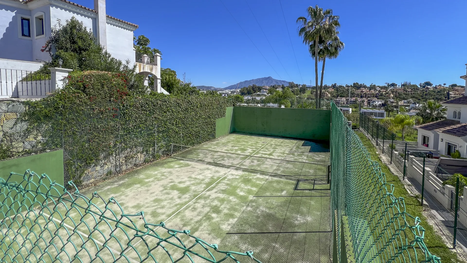 4 bedrooms semi detached house for sale in El Paraiso