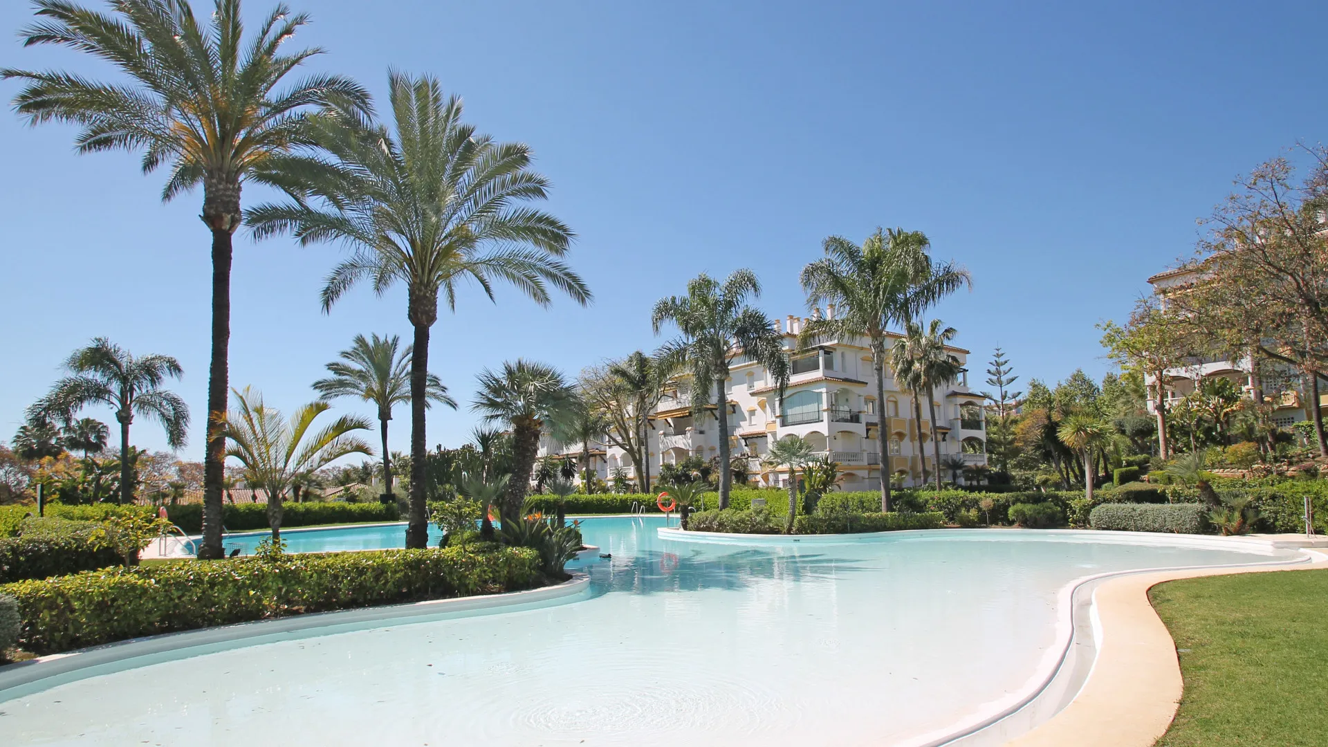 For sale 2 bedrooms apartment in Hacienda Nagüeles I
