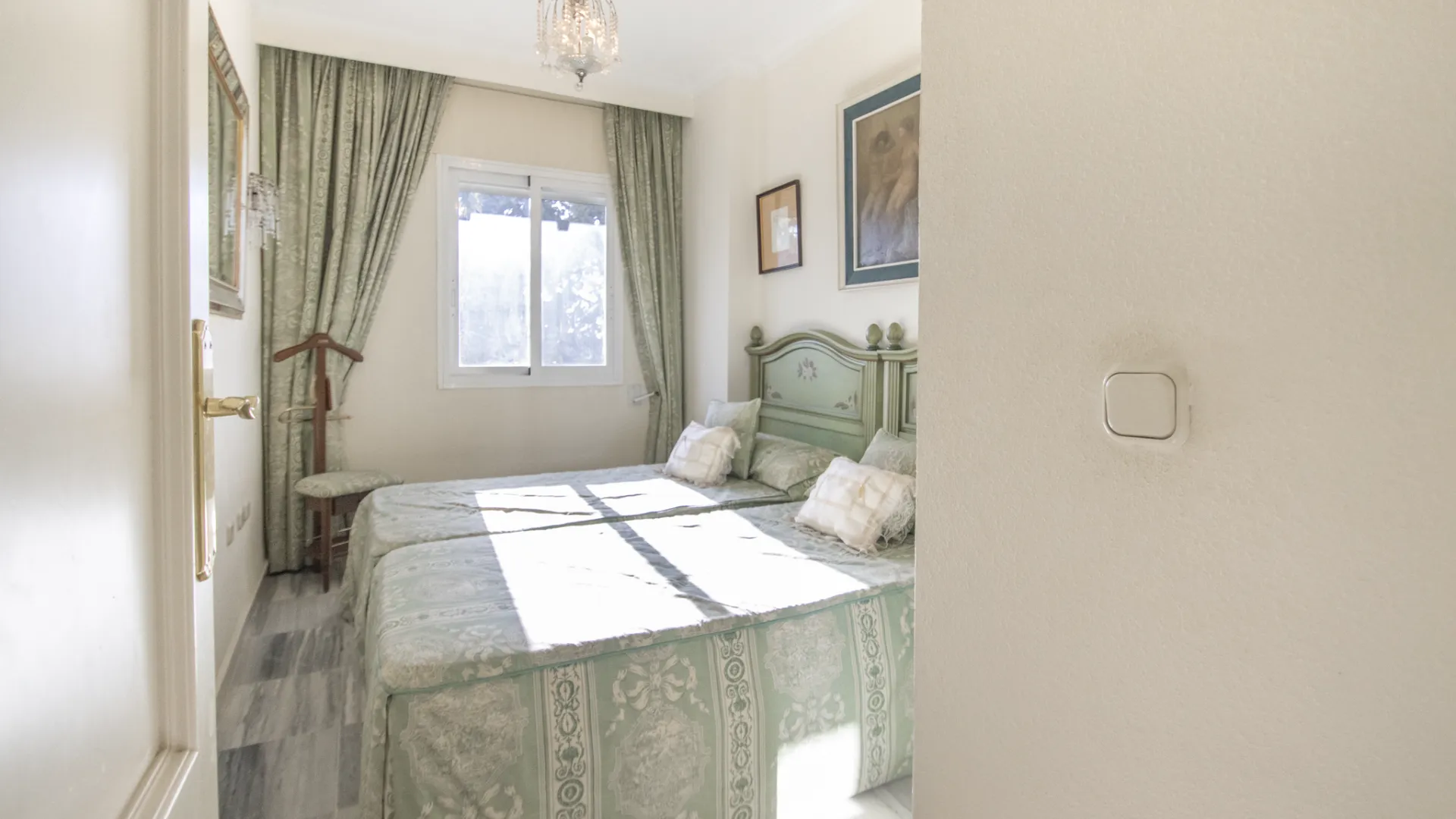 For sale 2 bedrooms apartment in Hacienda Nagüeles I