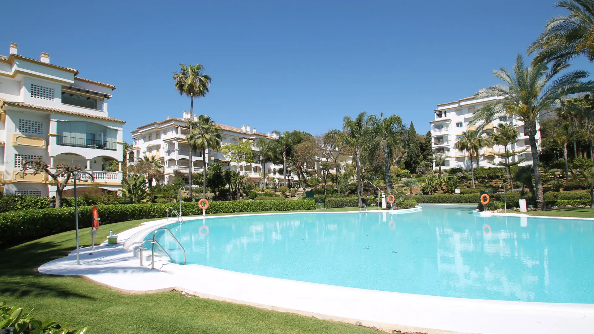 For sale 2 bedrooms apartment in Hacienda Nagüeles I