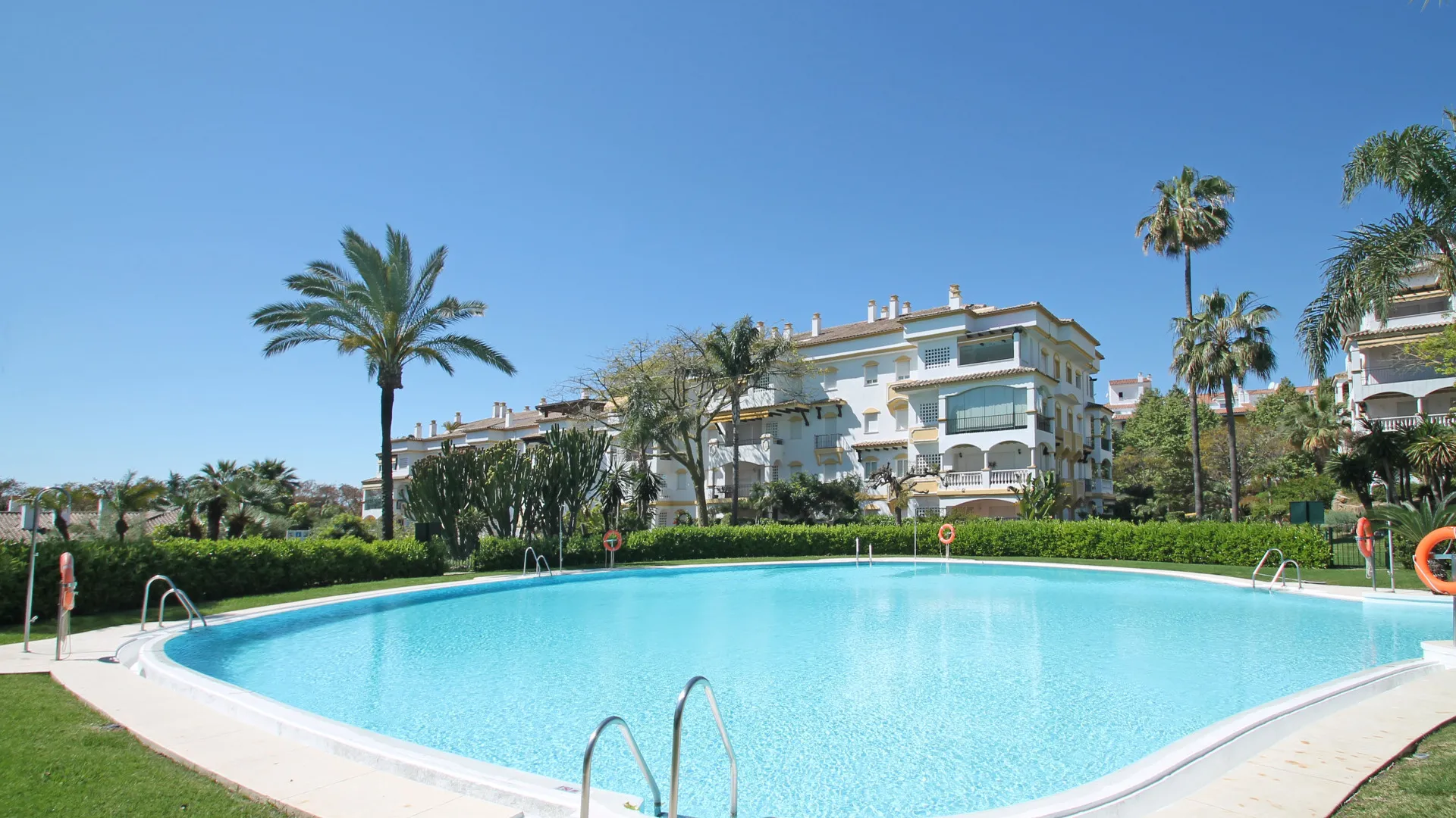 For sale 2 bedrooms apartment in Hacienda Nagüeles I