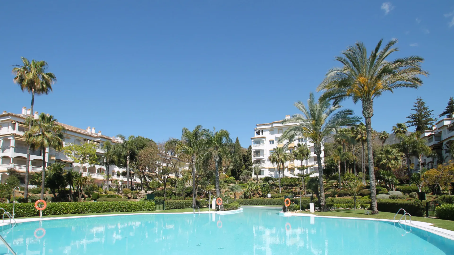 For sale 2 bedrooms apartment in Hacienda Nagüeles I