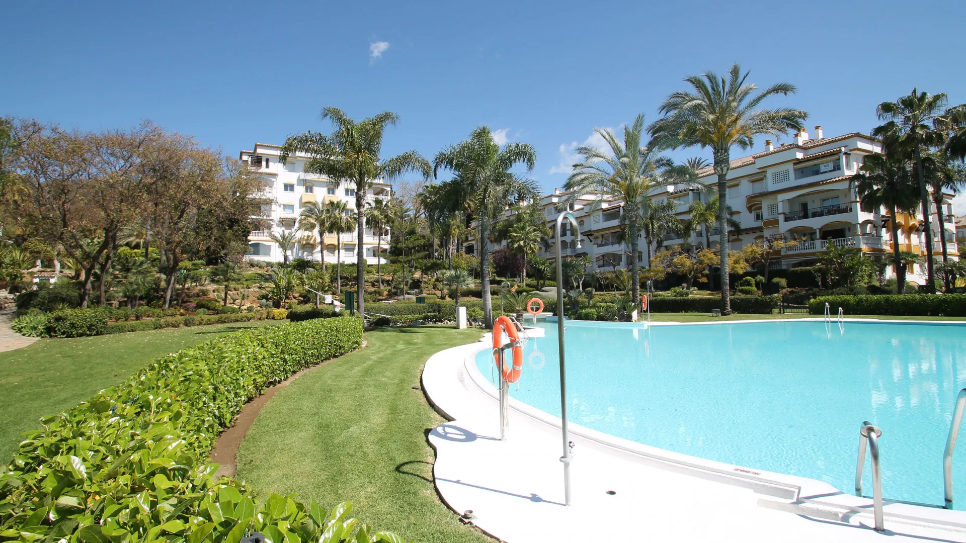 For sale 2 bedrooms apartment in Hacienda Nagüeles I