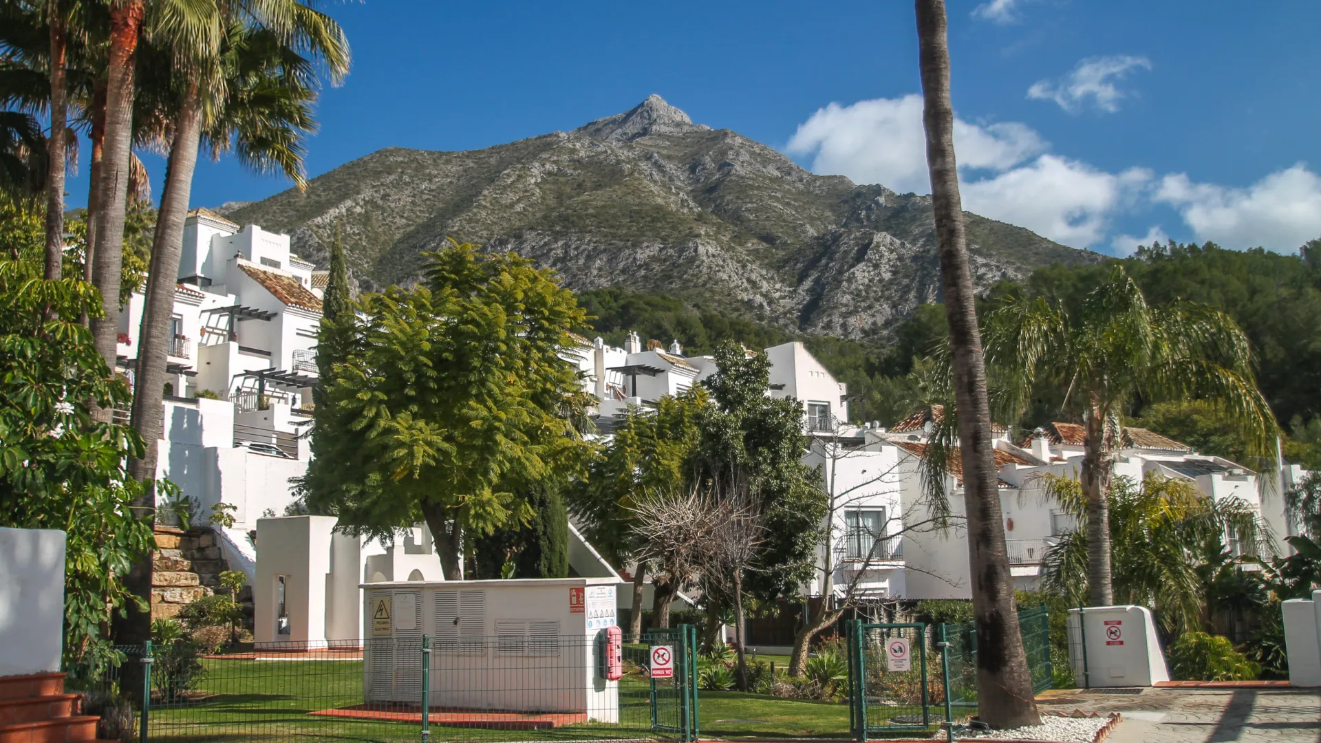 For sale Zahara de Istan town house with 3 bedrooms