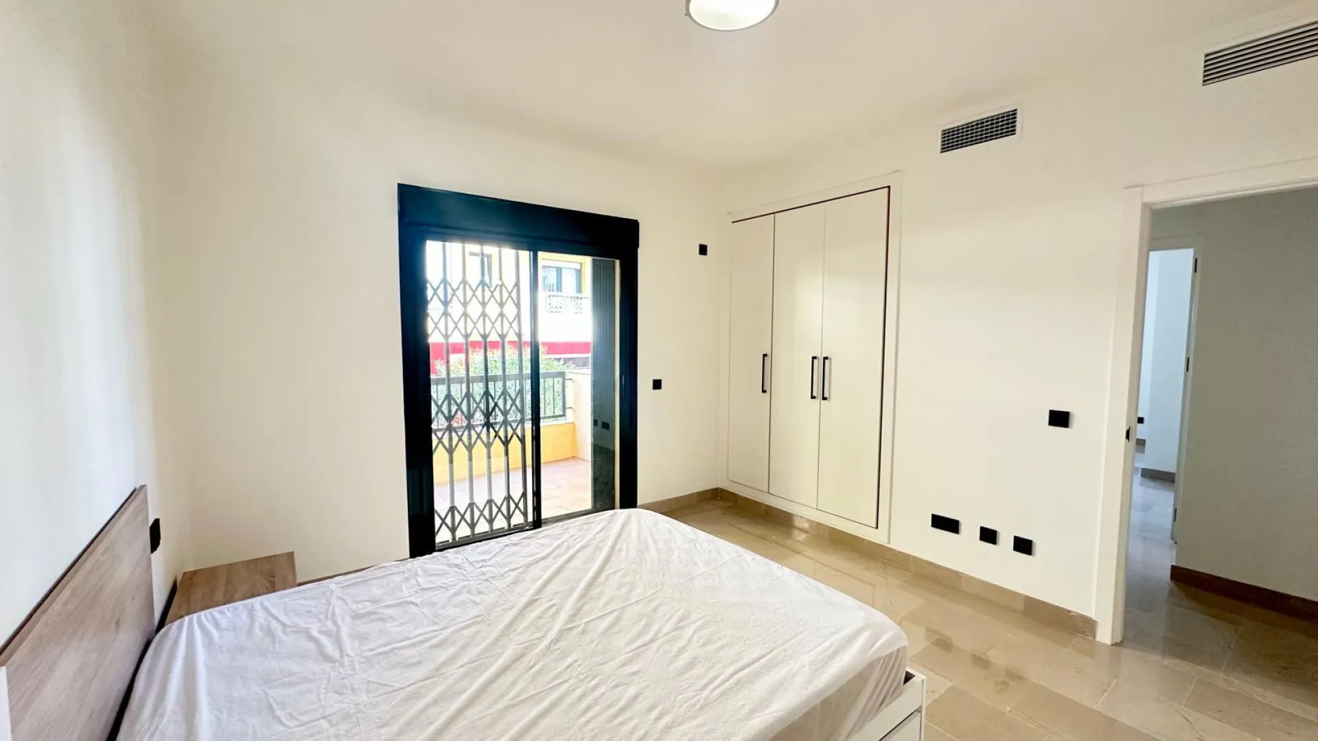 For sale San Pedro de Alcantara apartment with 2 bedrooms