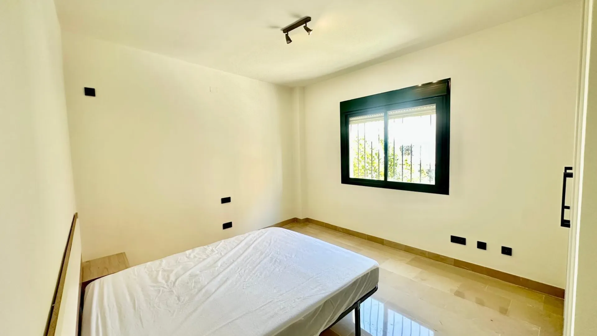 For sale San Pedro de Alcantara apartment with 2 bedrooms